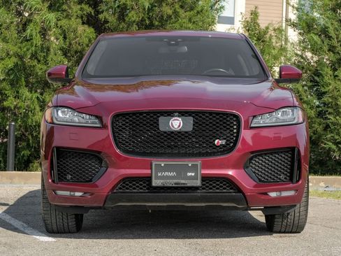 Used 2017 Jaguar F-PACE S image 3