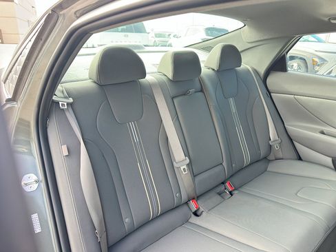 Certified 2024 Hyundai Elantra SEL w/ Convenience Package image 36