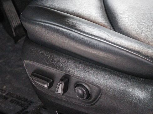Used 2023 Toyota Highlander XLE FWD image 24