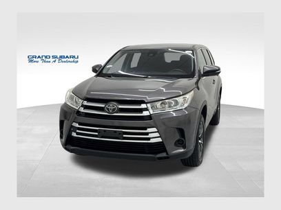 Used 2017 Toyota Highlander LE