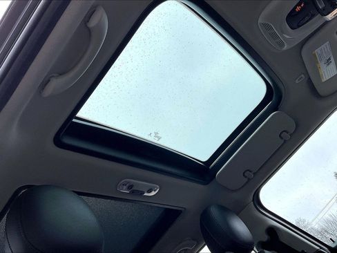 Used 2019 MINI Cooper S image 22