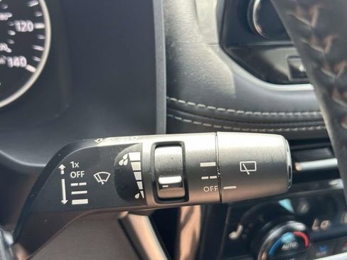 Used 2023 Nissan Rogue SL w/ SL Premium Package image 34