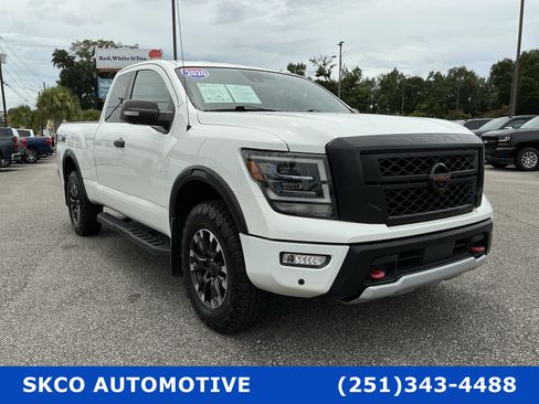 Used 2020 Nissan Titan PRO-4X w/ Pro-4x Convenience Package AWD/4WD image 7