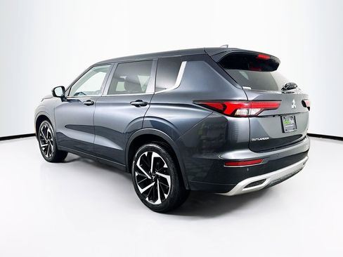 Used 2024 Mitsubishi Outlander SE image 5