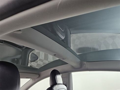 Used 2023 Tesla Model 3 Standard Range image 20