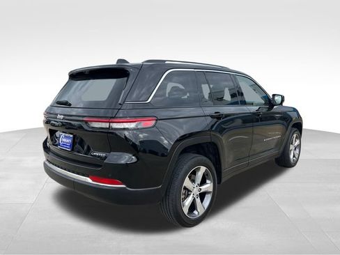 Used 2022 Jeep Grand Cherokee Limited w/ Luxury Tech Group II AWD/4WD image 6