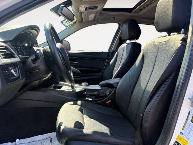 Used 2016 BMW 320i xDrive Sedan AWD/4WD image 7
