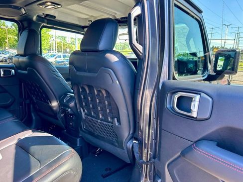 Used 2019 Jeep Wrangler Unlimited Rubicon w/ LED Lighting Group AWD/4WD image 13