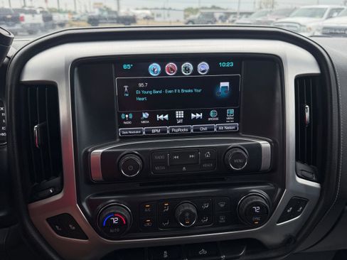 Used 2017 GMC Sierra 1500 SLE image 16