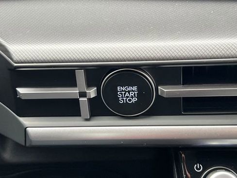 New 2026 Hyundai Santa Fe SE image 23