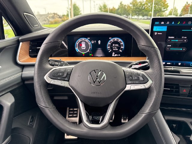 Used 2025 Volkswagen Tiguan SEL R-Line AWD/4WD image 21