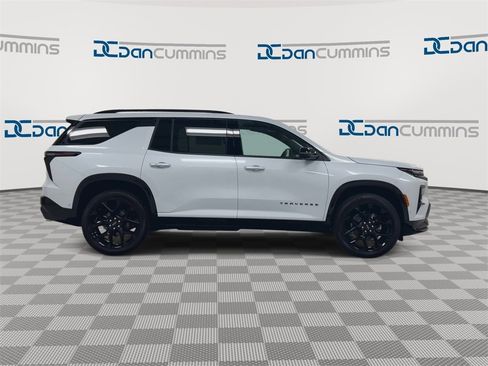 New 2026 Chevrolet Traverse RS w/ LPO, Floor Liner Package image 9