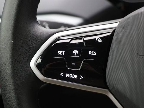 Used 2023 Volkswagen ID.4 Pro image 18