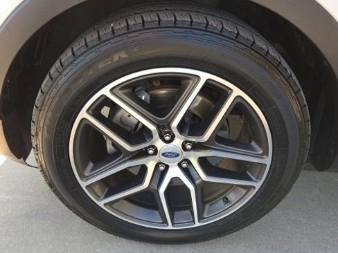 Used 2016 Ford Explorer Sport image 9