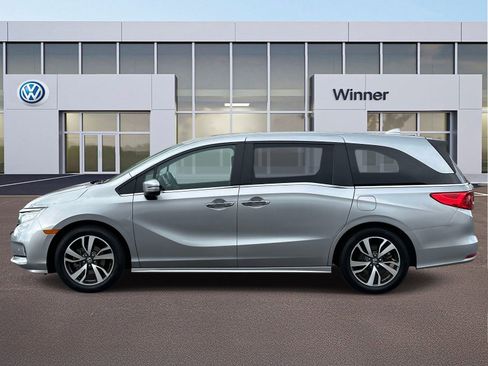 Used 2023 Honda Odyssey Touring image 2
