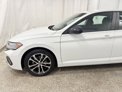 Certified 2024 Volkswagen Jetta Sport image 4