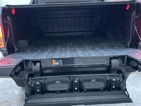 Used 2024 GMC Hummer EV 2X w/ LPO, Illumination Package image 11