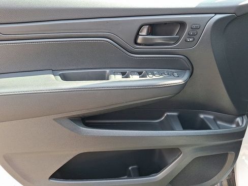Used 2025 Honda Odyssey EX-L image 13