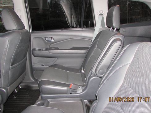 Used 2017 Honda Pilot Elite image 33