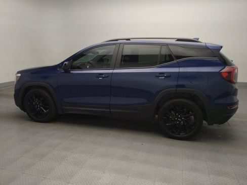 Used 2023 GMC Terrain SLE w/ Driver Convenience Package FWD image 3