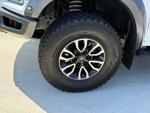 Used 2018 Ford F150 Raptor w/ Equipment Group 802A Luxury AWD/4WD image 5
