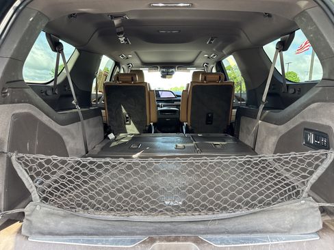 Used 2022 Cadillac Escalade ESV Premium Luxury w/ Performance Package AWD/4WD image 35