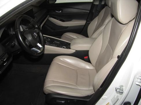 Used 2025 Honda Accord Touring image 9