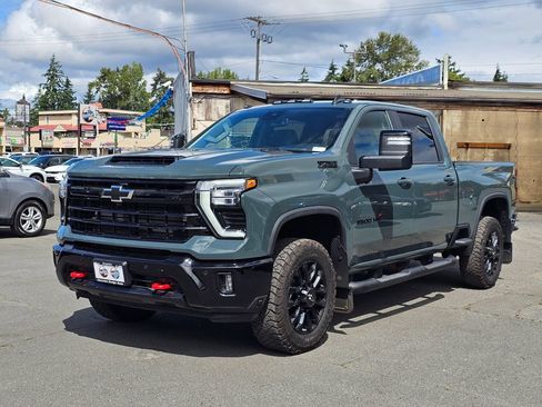 Used 2025 Chevrolet Silverado 3500 LT w/ Trail Boss Package AWD/4WD image 4
