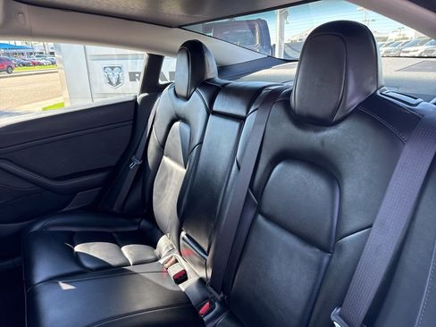 Used 2022 Tesla Model 3 Performance image 15