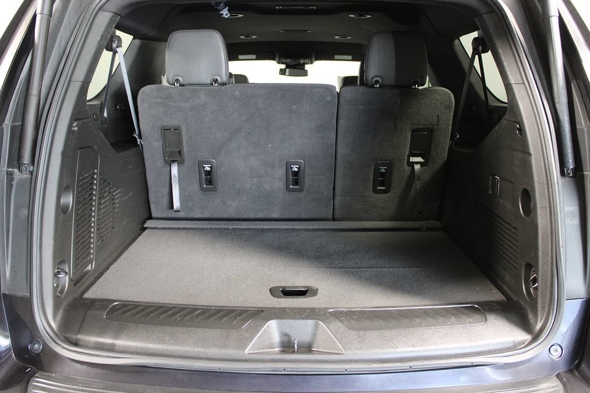 Used 2024 Chevrolet Suburban LT RWD image 34