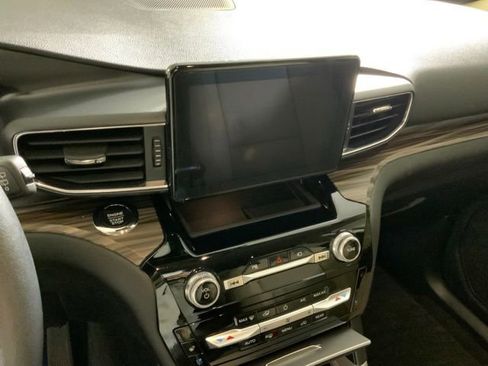 Used 2021 Ford Explorer Limited w/ Equipment Group 301A RWD image 15
