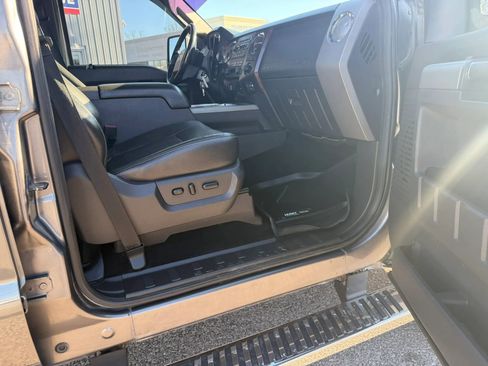 Used 2012 Ford F250 Lariat w/ Chrome Pkg image 17