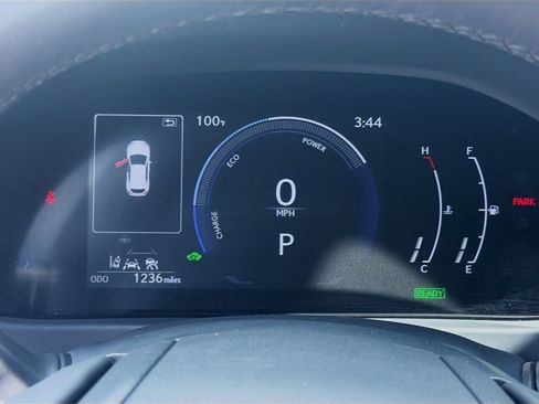 Used 2025 Lexus UX 300h FWD image 9
