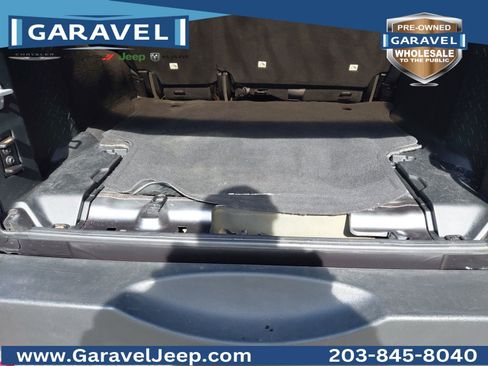 Used 2017 Jeep Wrangler Unlimited Rubicon w/ Cold Weather Group image 17