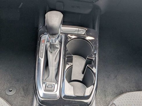 Used 2025 Chevrolet Trax LT FWD image 18