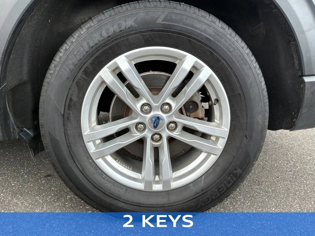 Used 2023 Ford Explorer XLT w/ Equipment Group 202A AWD/4WD image 15