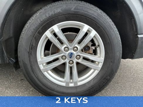 Used 2023 Ford Explorer XLT w/ Equipment Group 202A AWD/4WD image 15