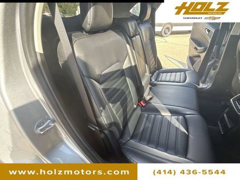 Used 2024 Ford Edge SEL image 25