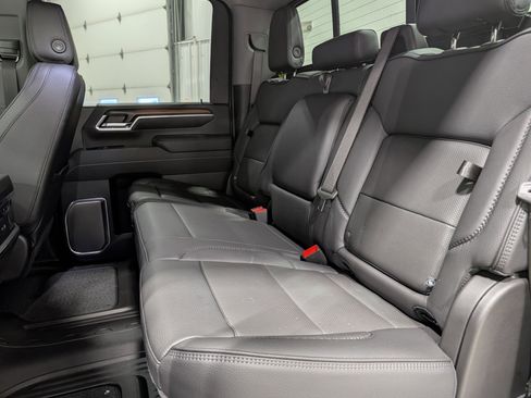 Used 2025 GMC Sierra 3500 Denali w/ Denali Reserve Package image 18