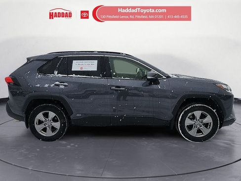 Certified 2022 Toyota RAV4 XLE w/ Convenience Package image 6