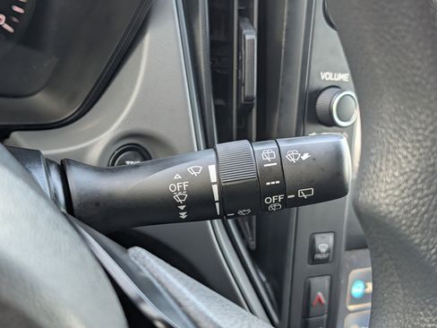 Certified 2025 Subaru Crosstrek 2.0i image 31