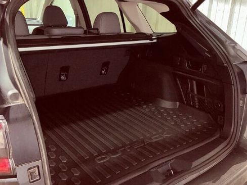 Used 2021 Subaru Outback Limited image 10