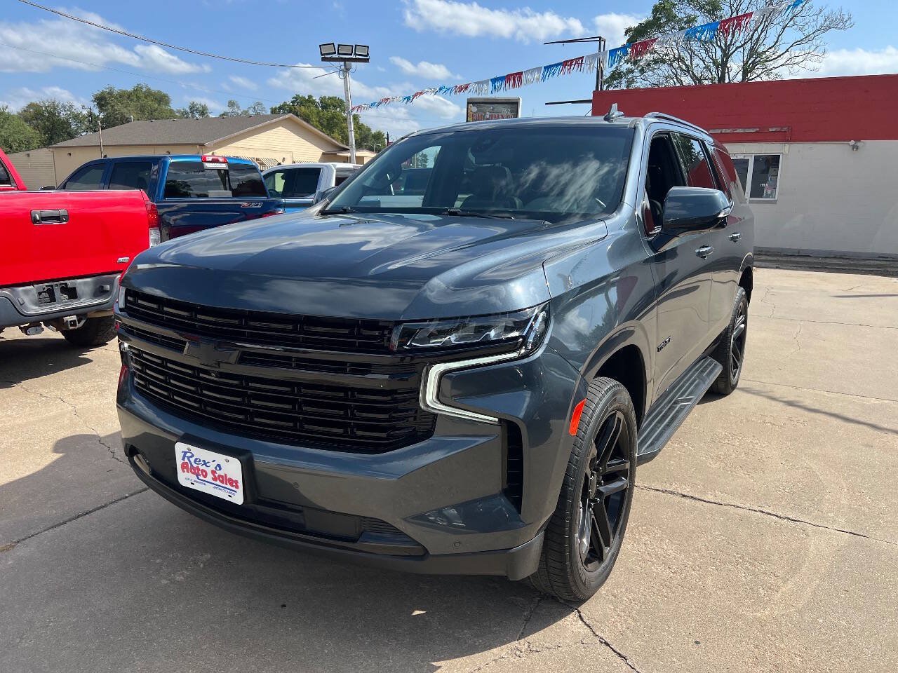 Used 2021 Chevrolet Tahoe RST w/ Luxury Package AWD/4WD image 3