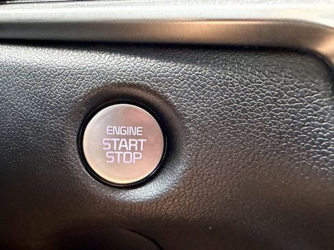 Used 2025 Kia Sorento S FWD image 27