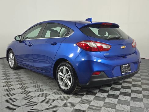 Used 2017 Chevrolet Cruze LT w/ Sun And Sound Package FWD image 5