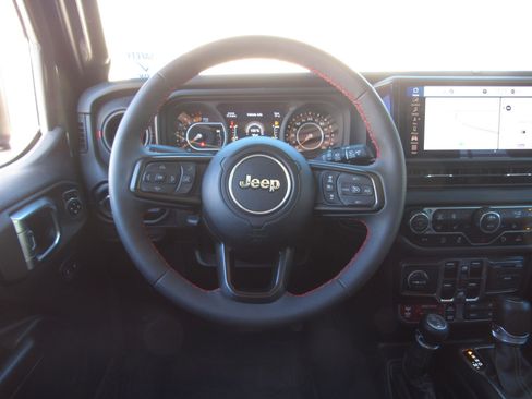 Used 2024 Jeep Wrangler Unlimited Rubicon w/ Technology Group image 24