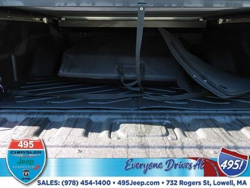 Used 2021 Jeep Gladiator Sport image 5