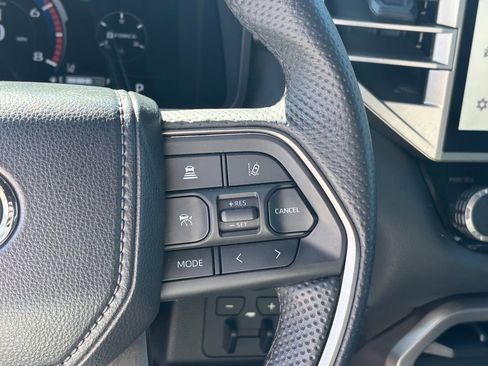 Used 2025 Toyota Tundra Limited image 17