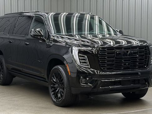Used 2026 GMC Yukon XL Denali w/ Sun & Power Step Package AWD/4WD image 7