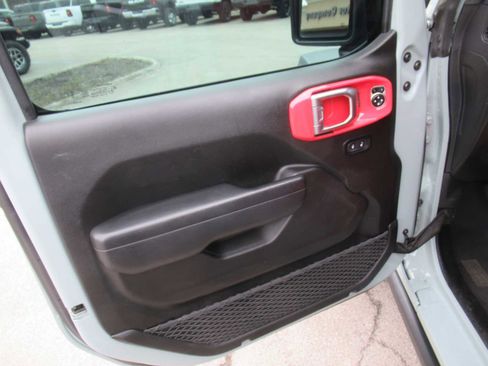 Used 2024 Jeep Wrangler Unlimited Rubicon image 17